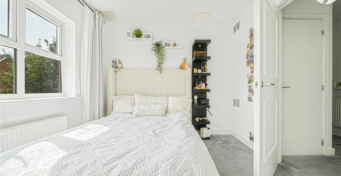 2 bedroom property for sale in Dartford | Robinson Jackson