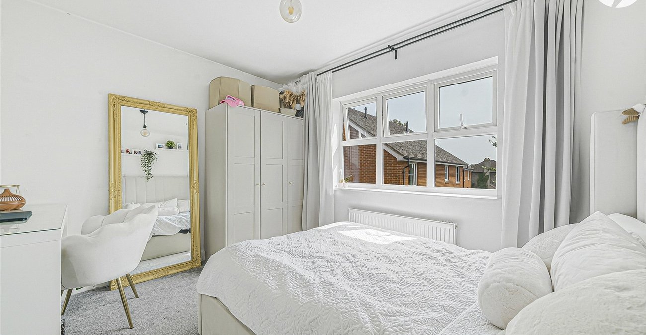 2 bedroom property for sale in Dartford | Robinson Jackson