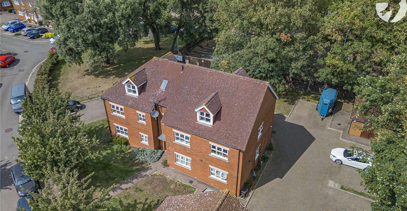 2 bedroom property for sale in Dartford | Robinson Jackson