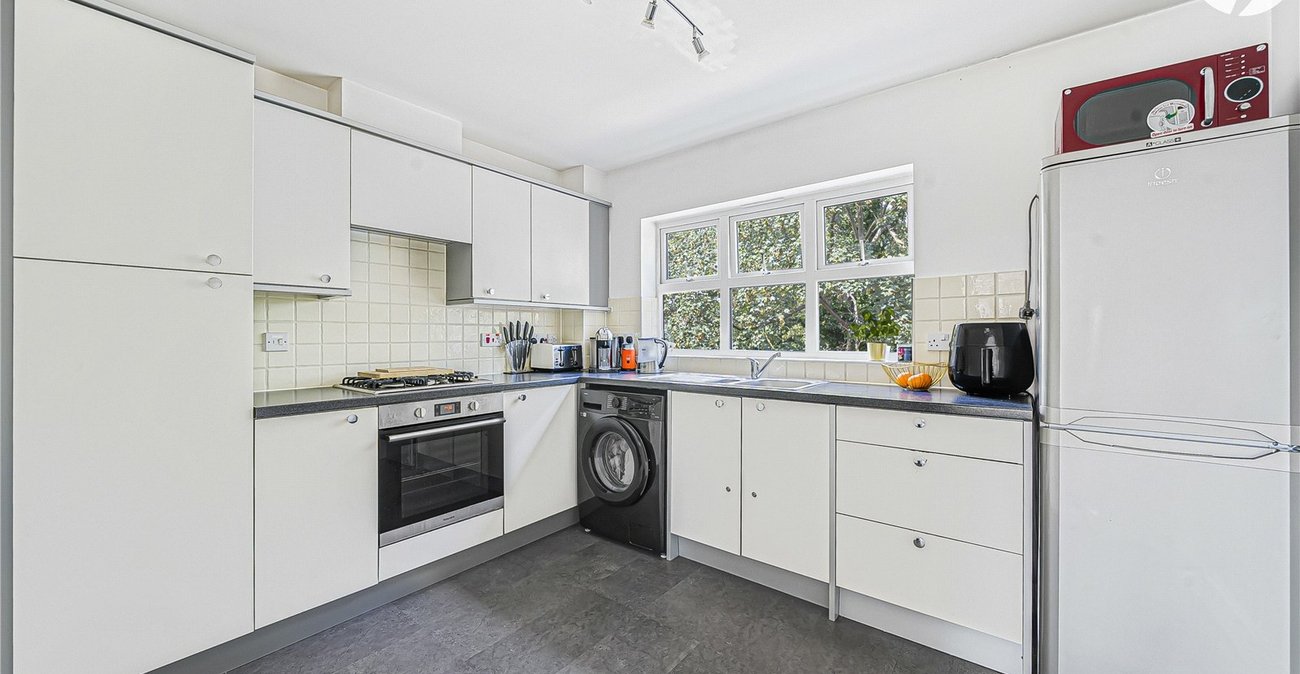 2 bedroom property for sale in Dartford | Robinson Jackson
