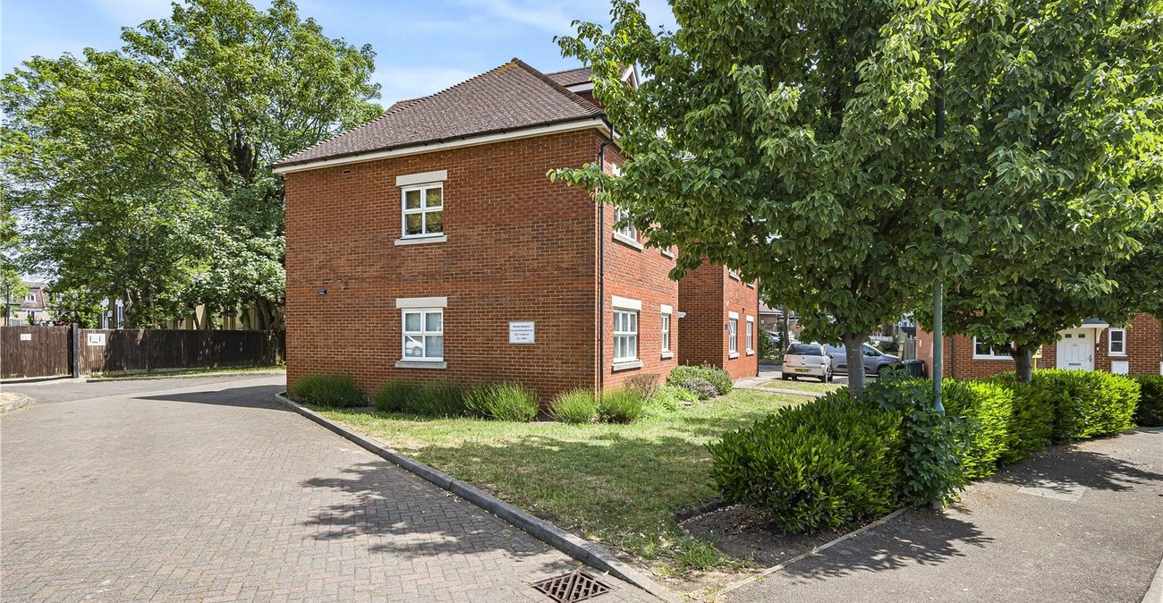 2 bedroom property for sale in Dartford | Robinson Jackson