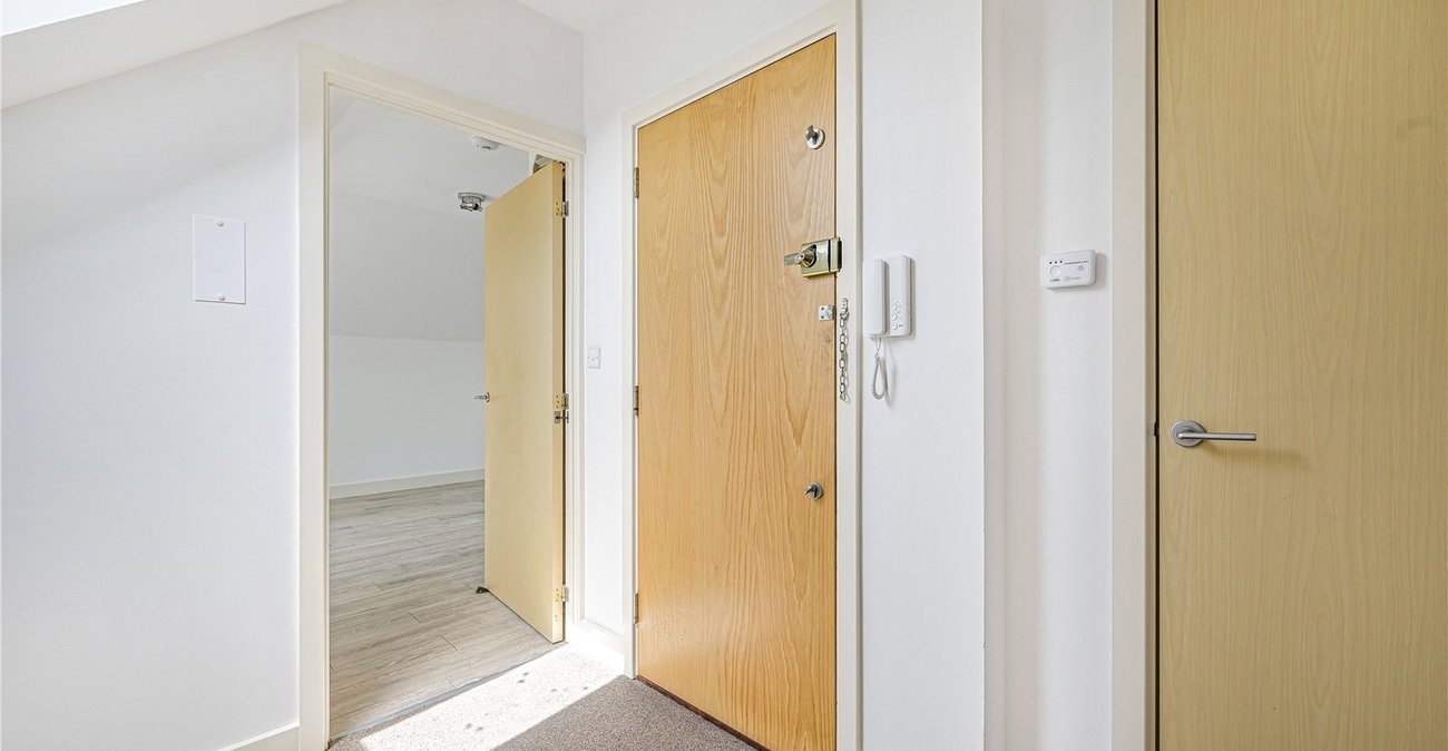 2 bedroom property for sale in Dartford | Robinson Jackson