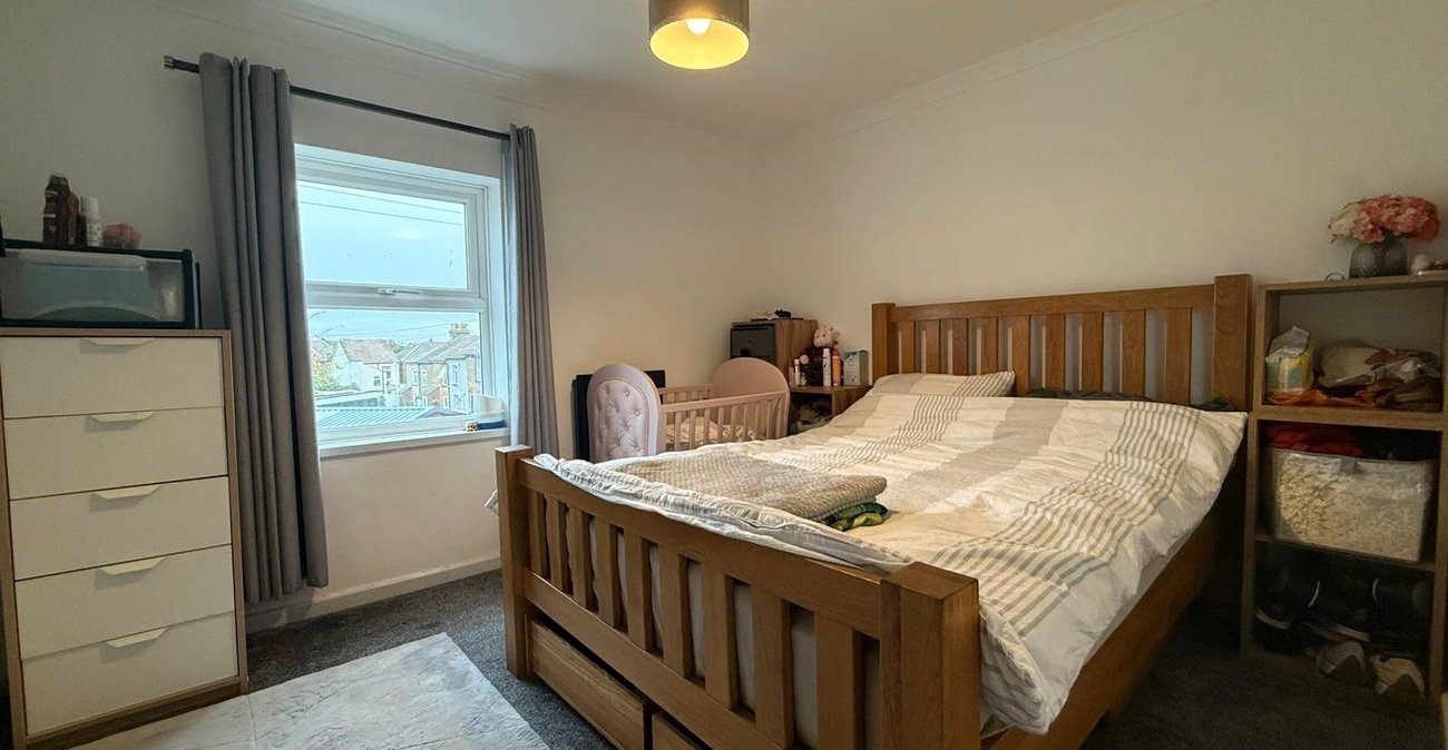 2 bedroom house for sale in Northfleet | Robinson Michael & Jackson