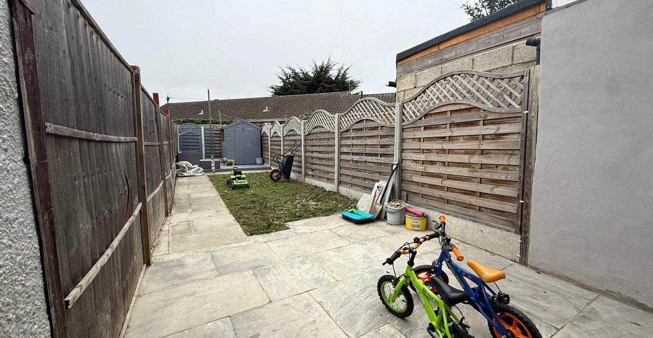 2 bedroom house for sale in Northfleet | Robinson Michael & Jackson