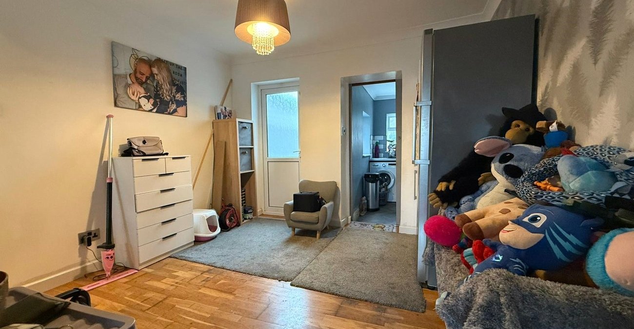 2 bedroom house for sale in Northfleet | Robinson Michael & Jackson