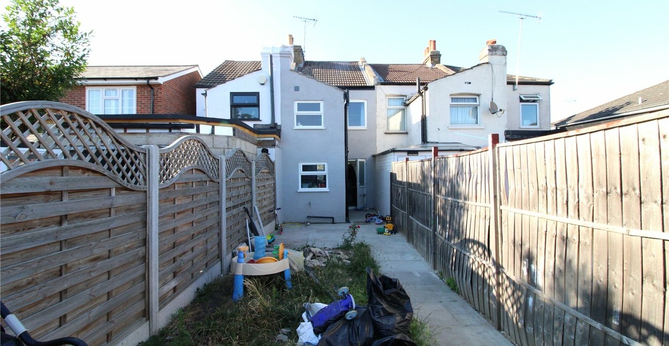 2 bedroom house for sale in Northfleet | Robinson Michael & Jackson