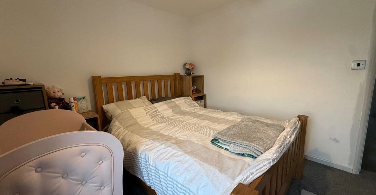 2 bedroom house for sale in Northfleet | Robinson Michael & Jackson