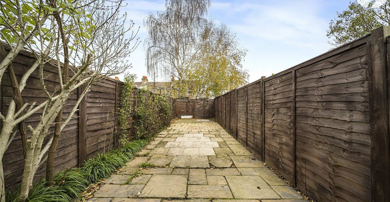 2 bedroom house for sale in Dartford | Robinson Jackson