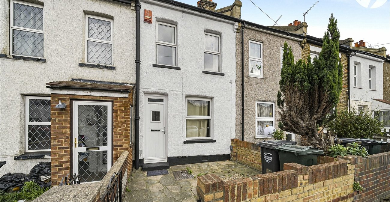 2 bedroom house for sale in Dartford | Robinson Jackson