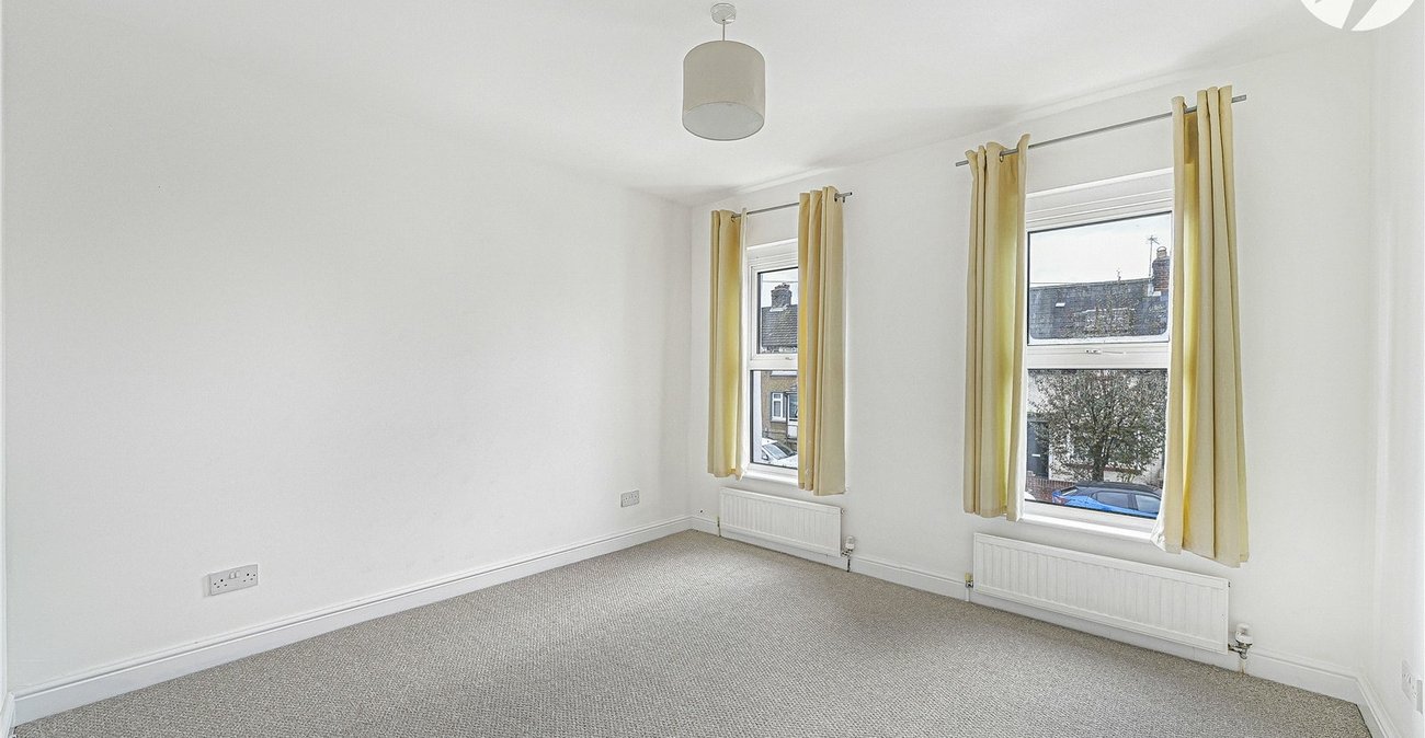 2 bedroom house for sale in Dartford | Robinson Jackson