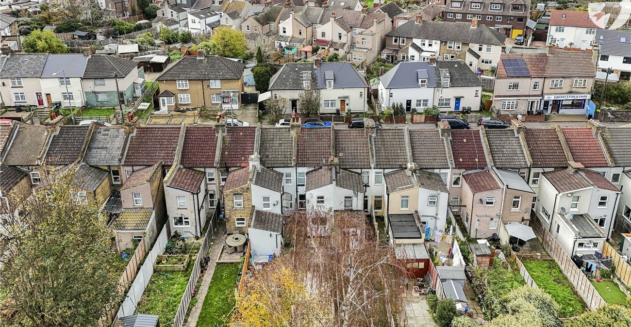 2 bedroom house for sale in Dartford | Robinson Jackson