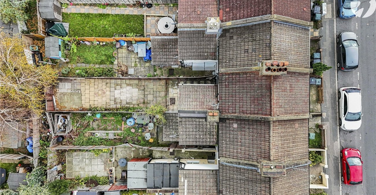 2 bedroom house for sale in Dartford | Robinson Jackson