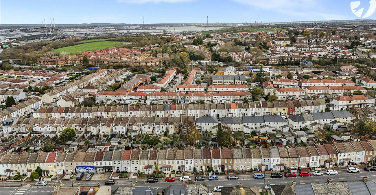 2 bedroom house for sale in Dartford | Robinson Jackson