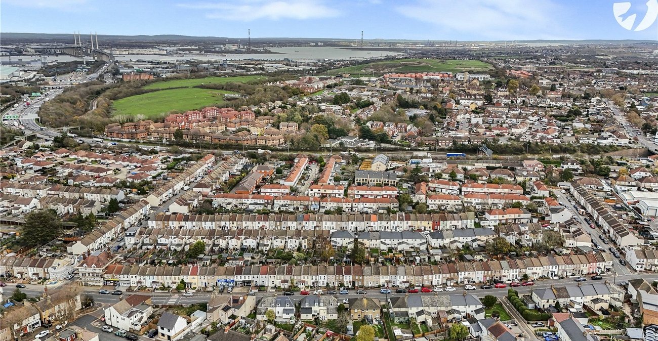 2 bedroom house for sale in Dartford | Robinson Jackson