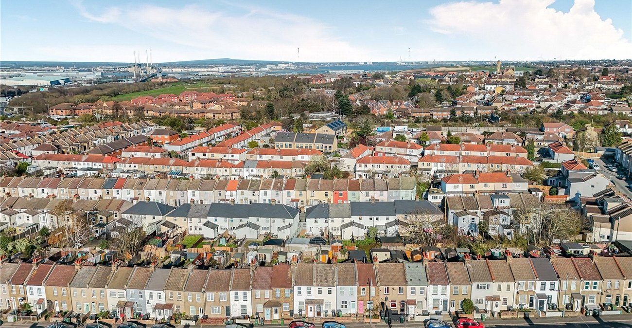 3 bedroom house for sale in Dartford | Robinson Jackson