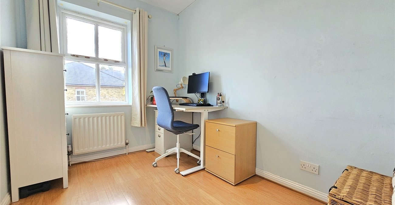 2 bedroom property for sale in Catford | Robinson Jackson