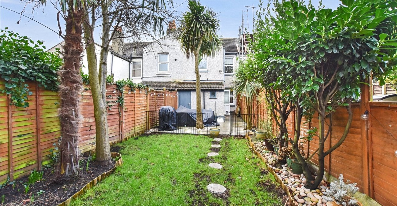 2 bedroom house for sale in Bexleyheath | Robinson Jackson