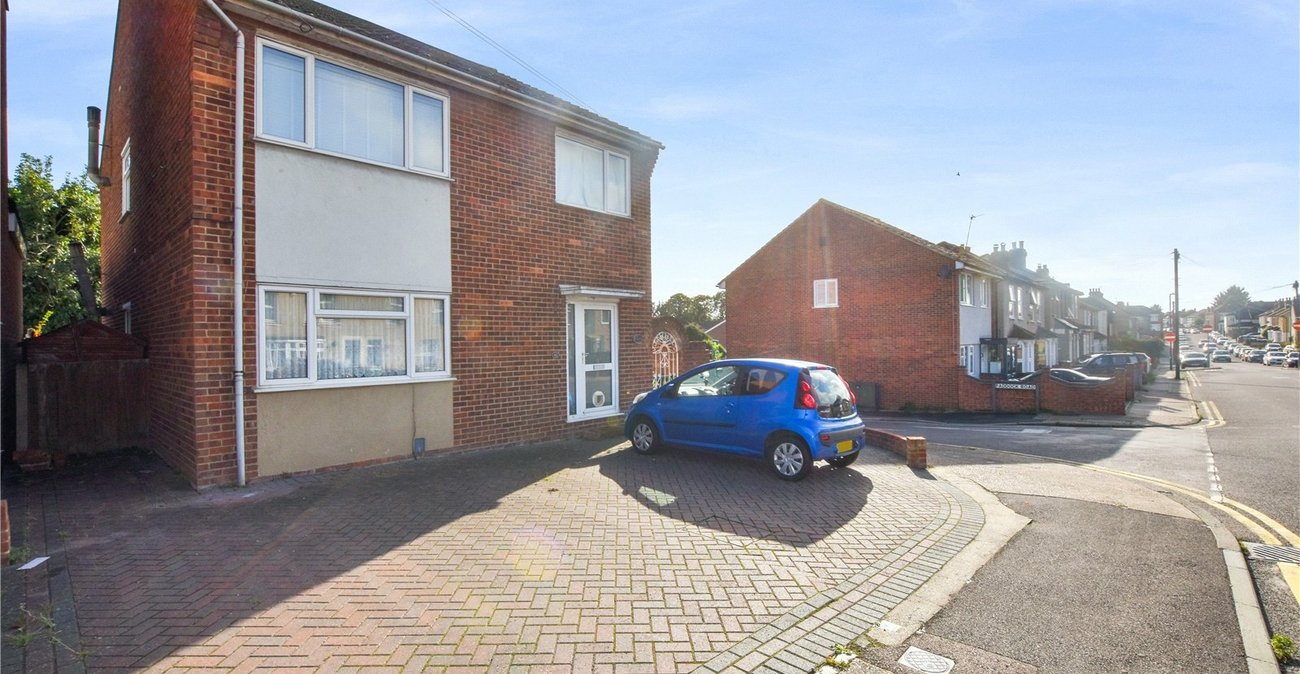 2 bedroom property for sale in Bexleyheath | Robinson Jackson