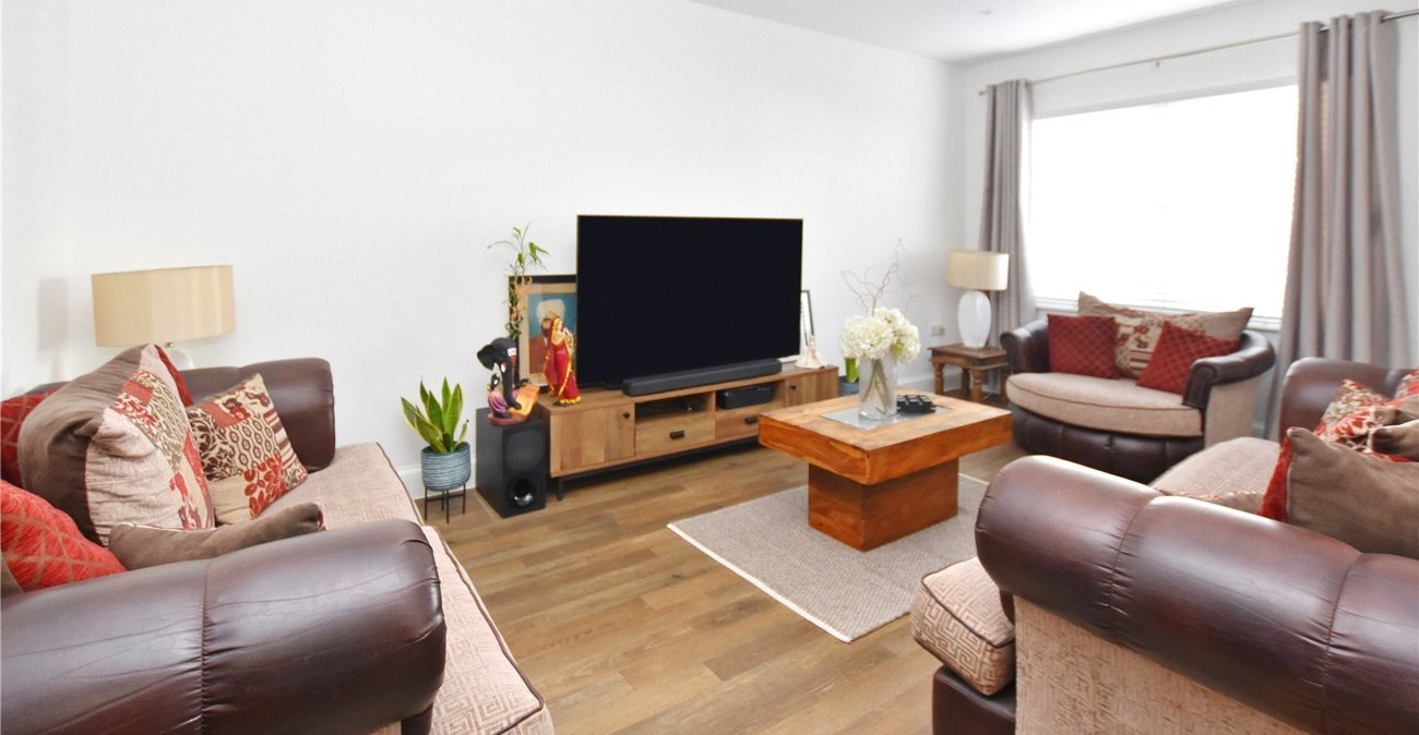 4 bedroom bungalow for sale in Bexleyheath | Robinson Jackson