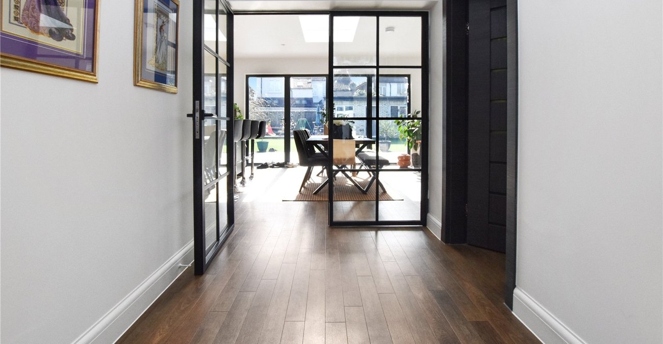 4 bedroom bungalow for sale in Bexleyheath | Robinson Jackson