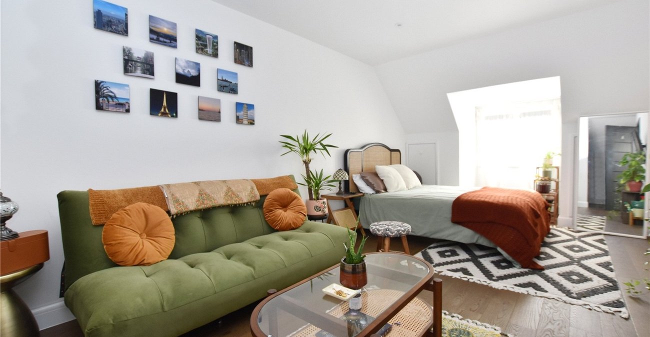 4 bedroom bungalow for sale in Bexleyheath | Robinson Jackson