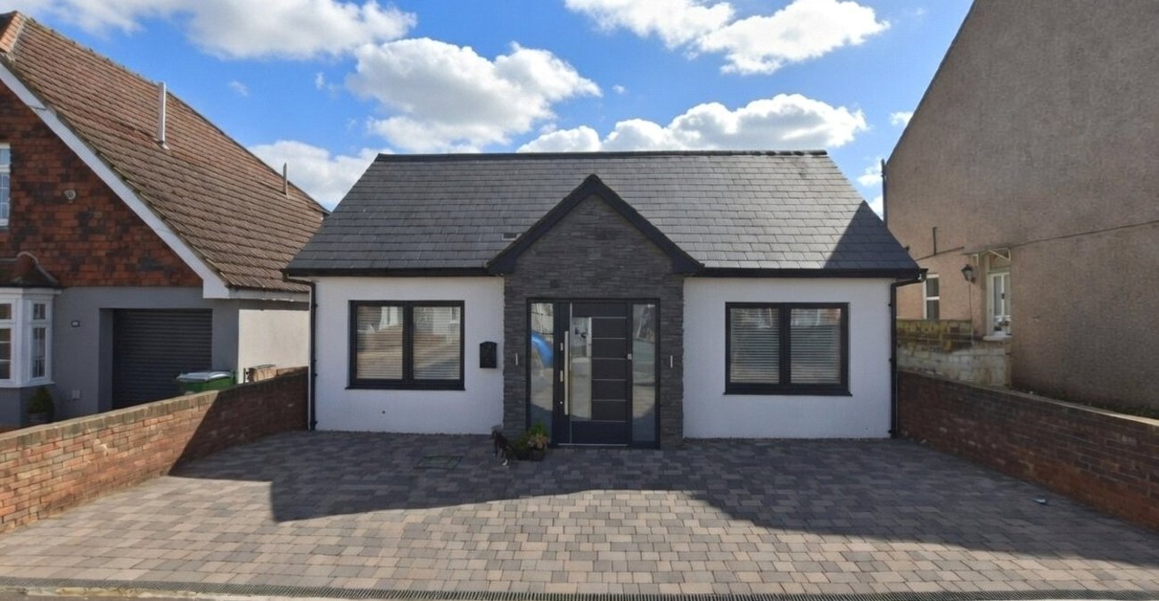 4 bedroom bungalow for sale in Bexleyheath | Robinson Jackson