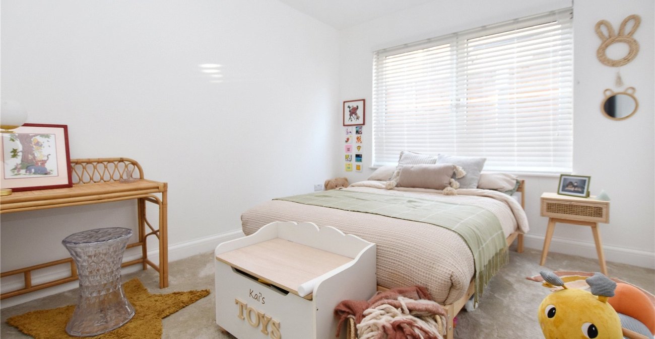 4 bedroom bungalow for sale in Bexleyheath | Robinson Jackson