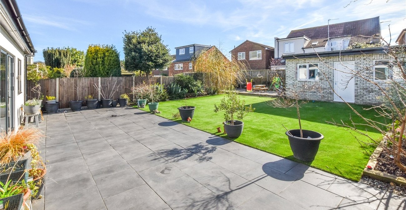 4 bedroom bungalow for sale in Bexleyheath | Robinson Jackson