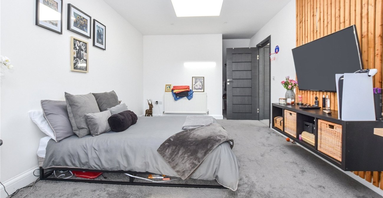 4 bedroom bungalow for sale in Bexleyheath | Robinson Jackson