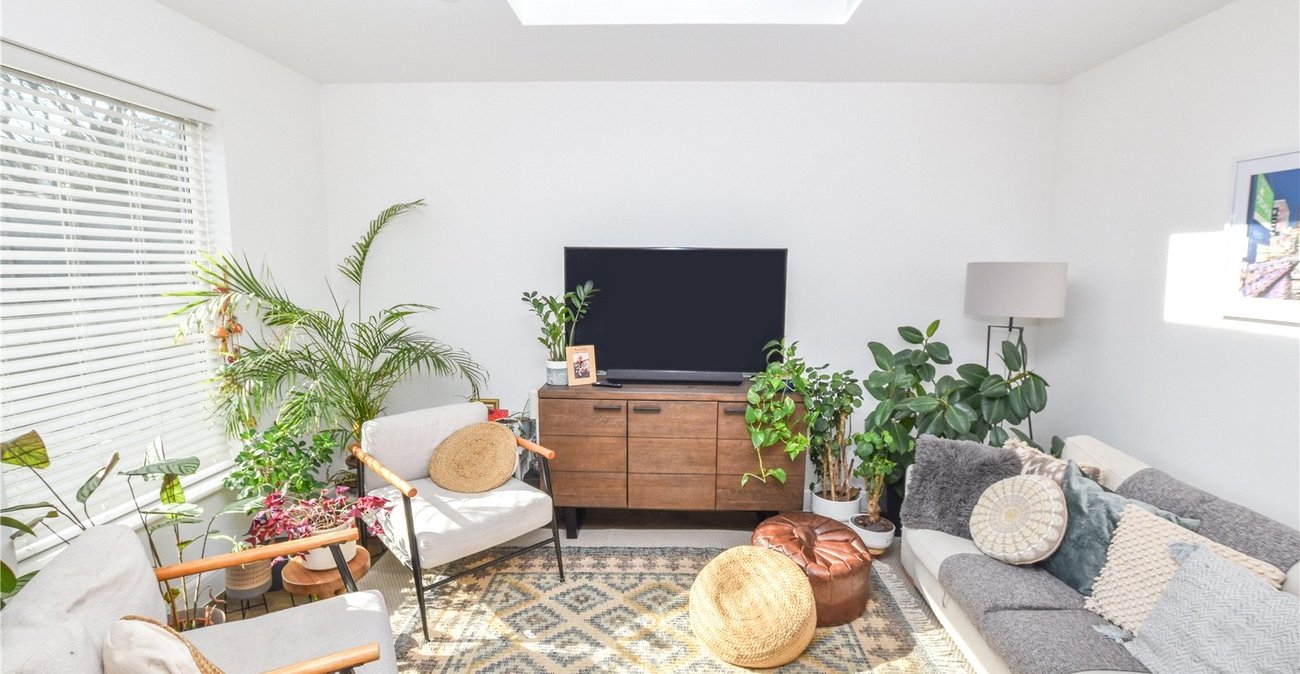 4 bedroom bungalow for sale in Bexleyheath | Robinson Jackson