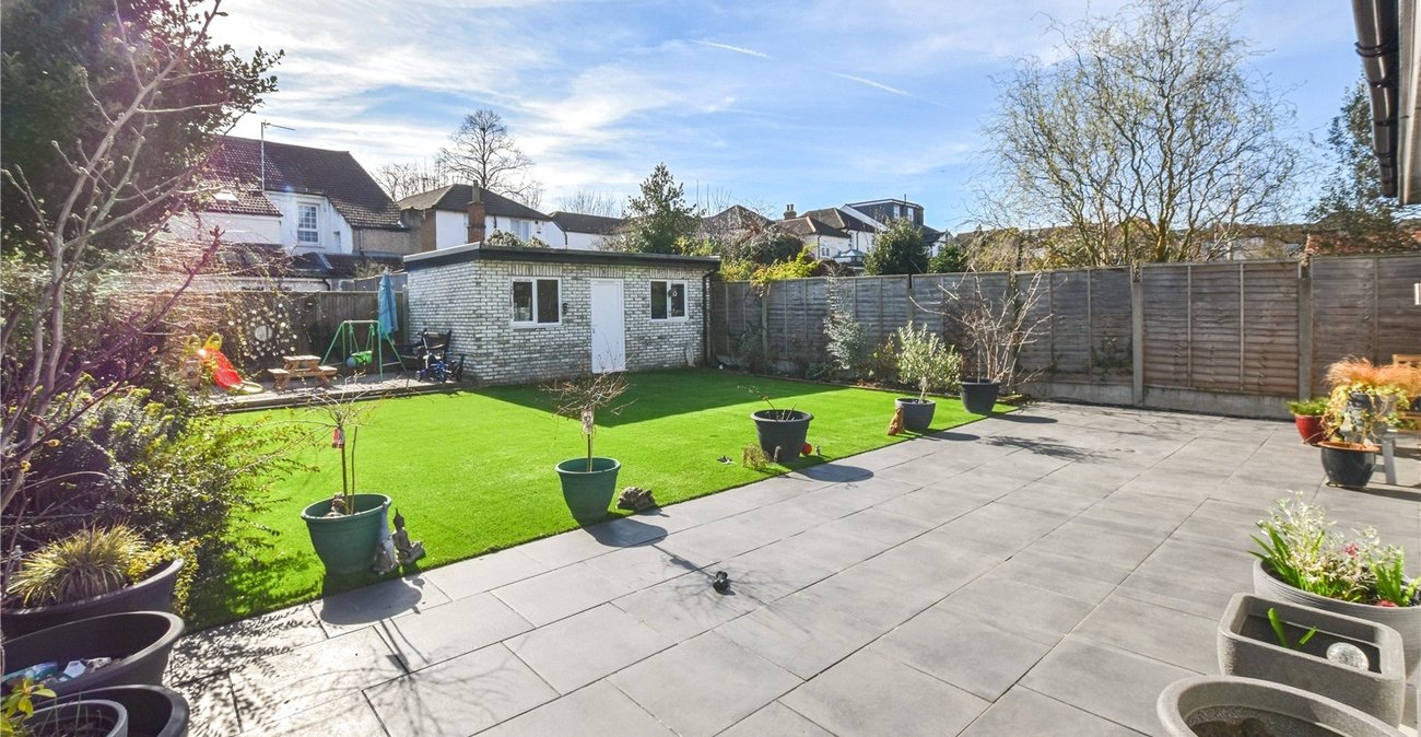 4 bedroom bungalow for sale in Bexleyheath | Robinson Jackson