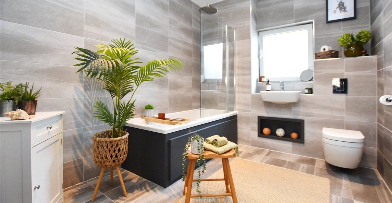 4 bedroom bungalow for sale in Bexleyheath | Robinson Jackson