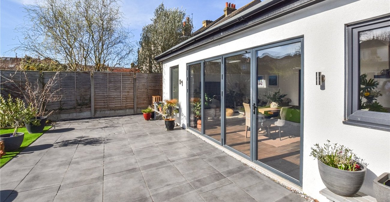 4 bedroom bungalow for sale in Bexleyheath | Robinson Jackson