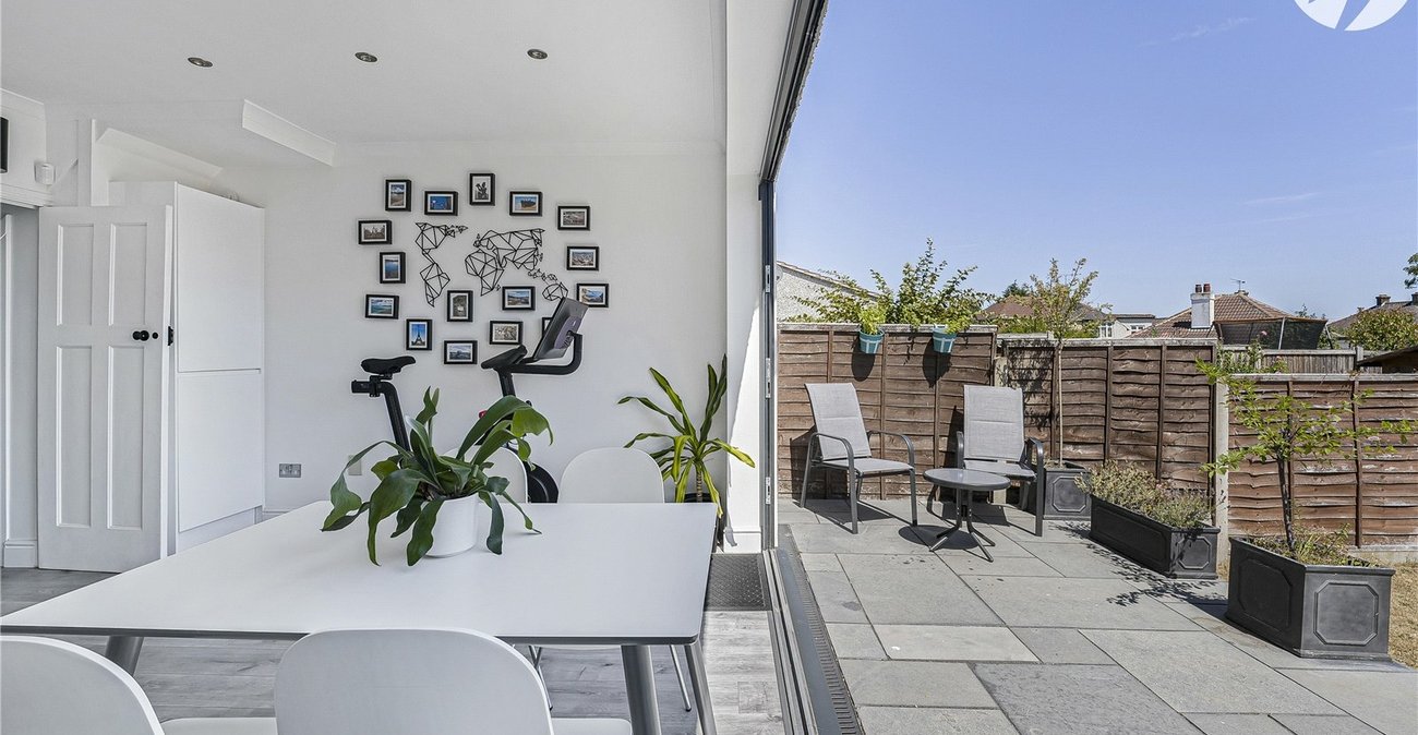 2 bedroom house for sale in West Dartford | Robinson Jackson