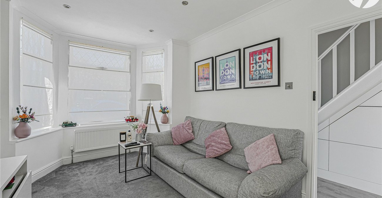 2 bedroom house for sale in West Dartford | Robinson Jackson