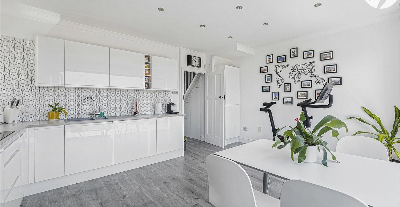 2 bedroom house for sale in West Dartford | Robinson Jackson