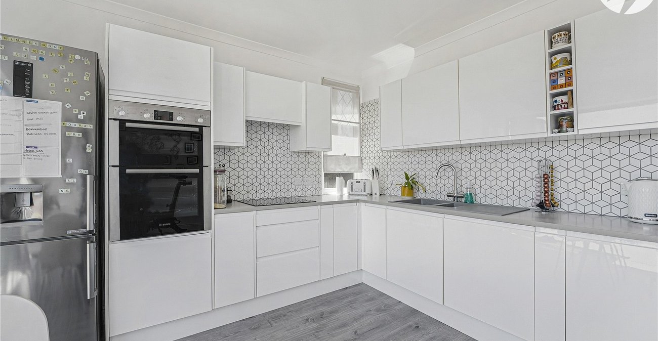 2 bedroom house for sale in West Dartford | Robinson Jackson