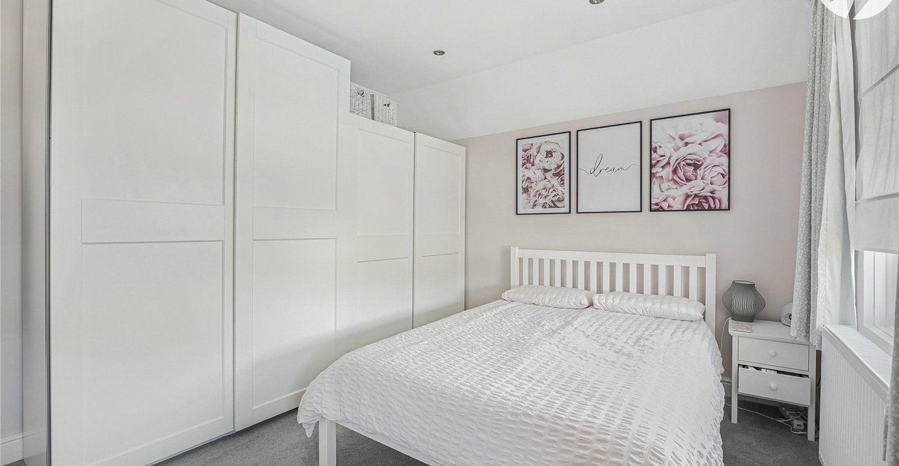 2 bedroom house for sale in West Dartford | Robinson Jackson