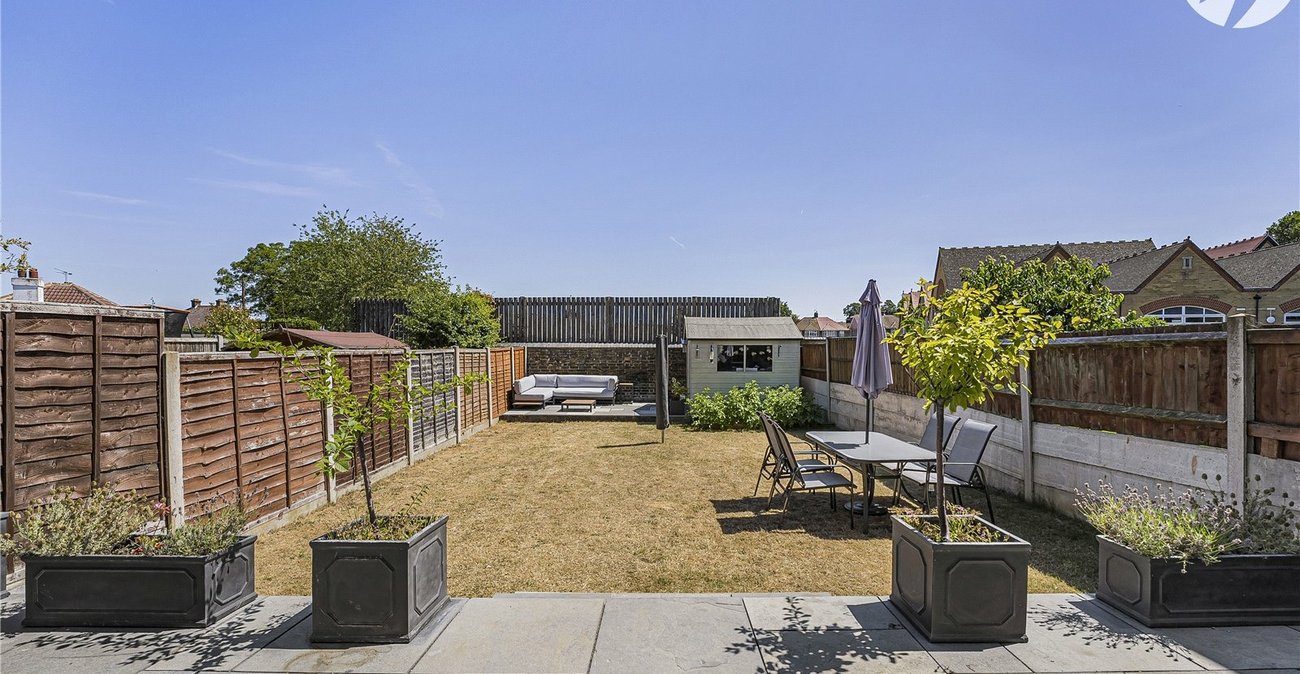 2 bedroom house for sale in West Dartford | Robinson Jackson