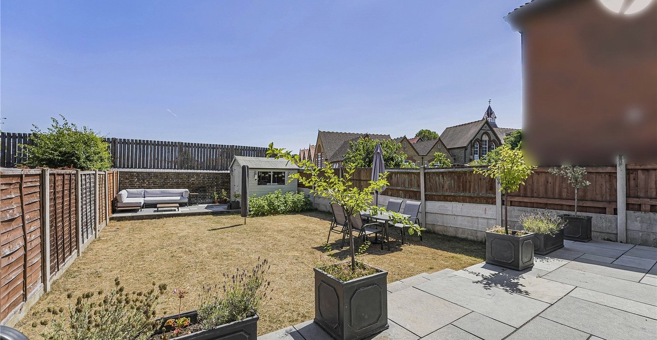 2 bedroom house for sale in West Dartford | Robinson Jackson