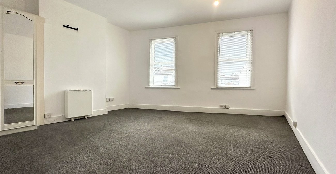 3 bedroom house for sale in Swanscombe | Robinson Jackson