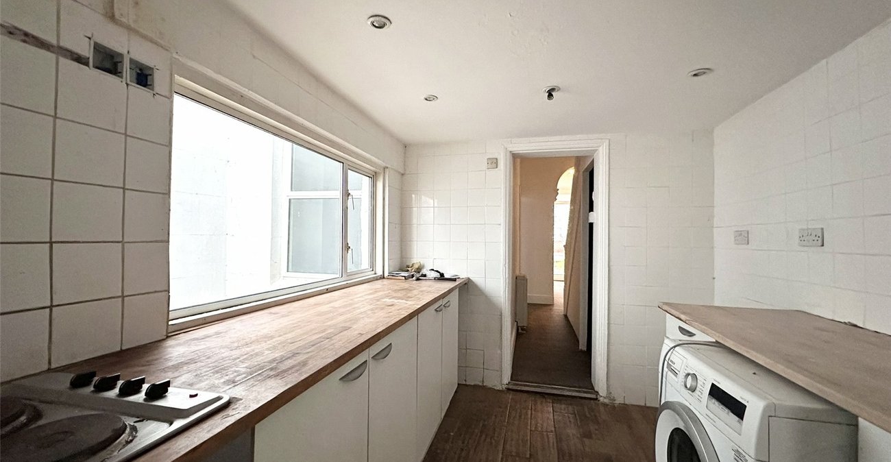 3 bedroom house for sale in Swanscombe | Robinson Jackson