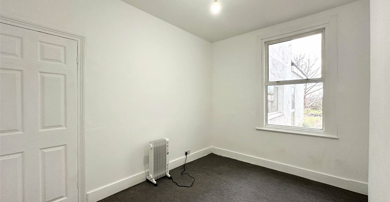 3 bedroom house for sale in Swanscombe | Robinson Jackson