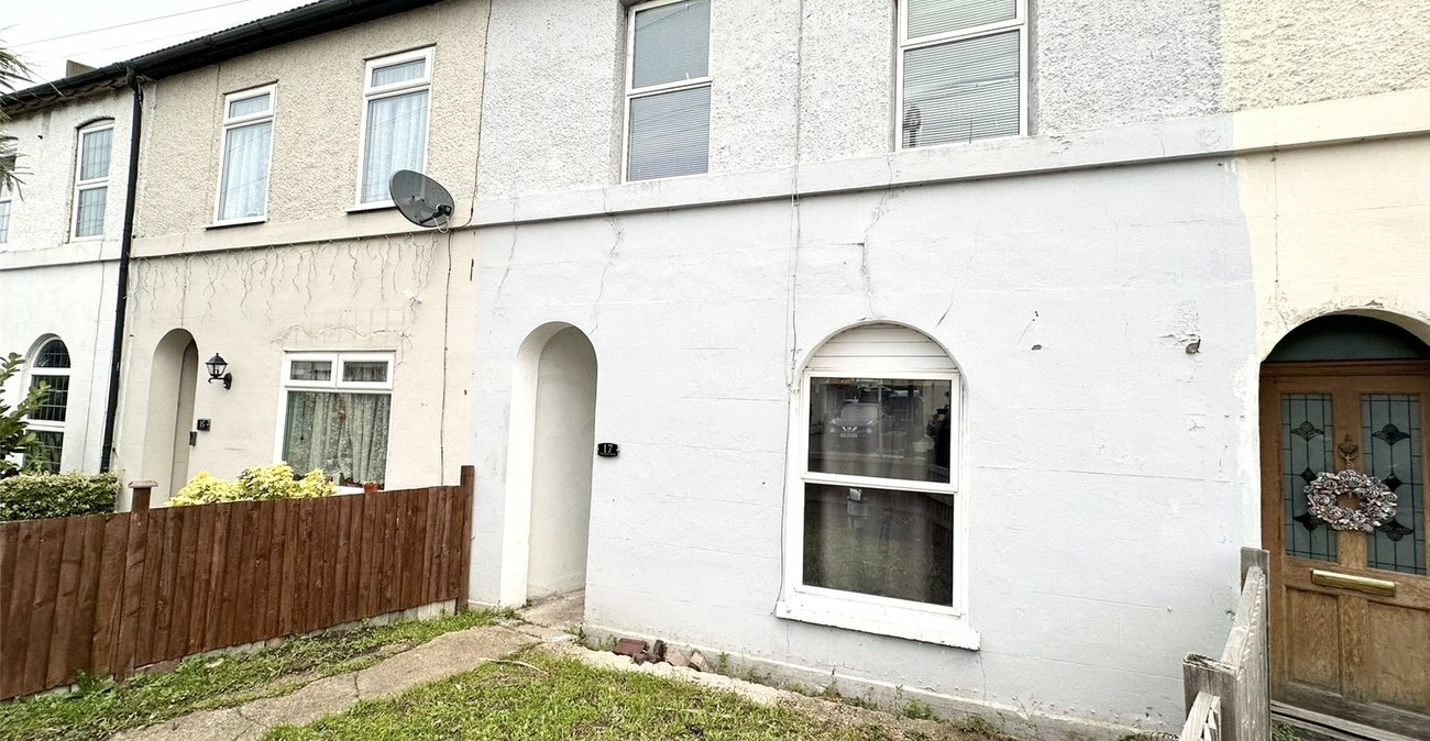 3 bedroom house for sale in Swanscombe | Robinson Jackson