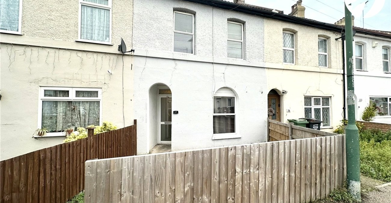 3 bedroom house for sale in Swanscombe | Robinson Jackson