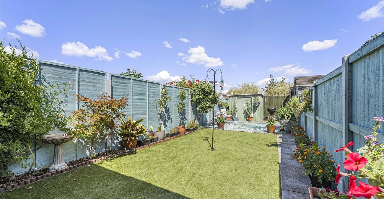 2 bedroom house for sale in Swanscombe | Robinson Jackson