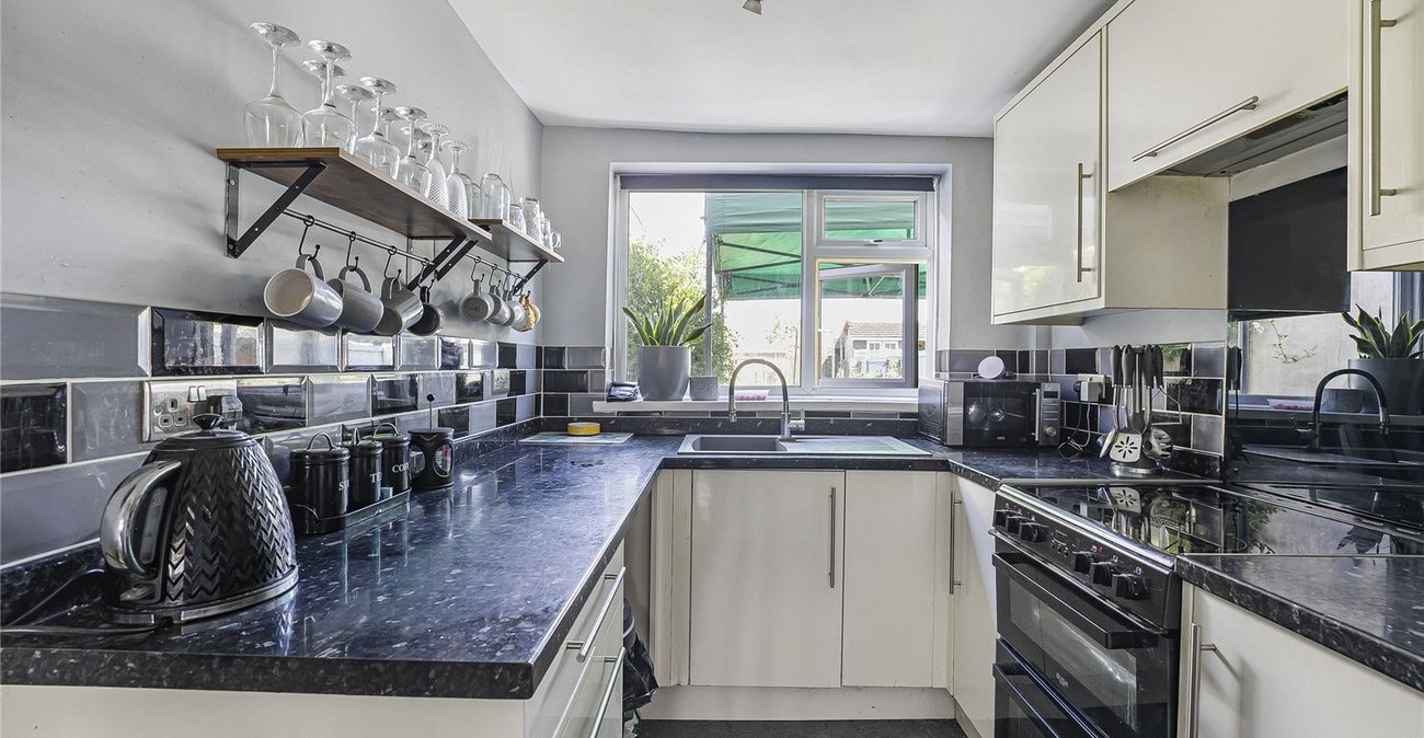 2 bedroom house for sale in Swanscombe | Robinson Jackson