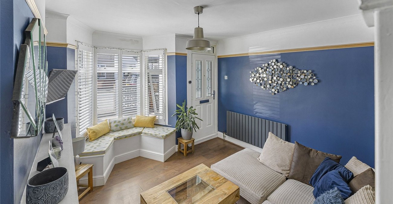 2 bedroom house for sale in Swanscombe | Robinson Jackson