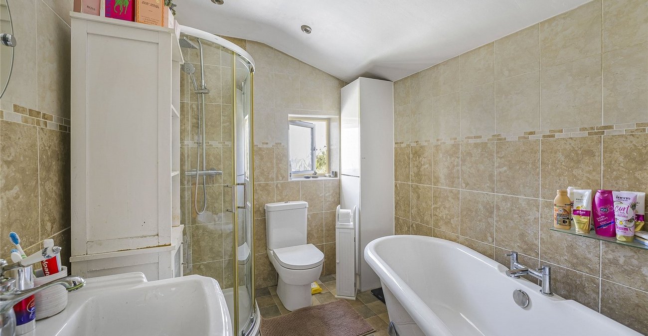 2 bedroom house for sale in Swanscombe | Robinson Jackson