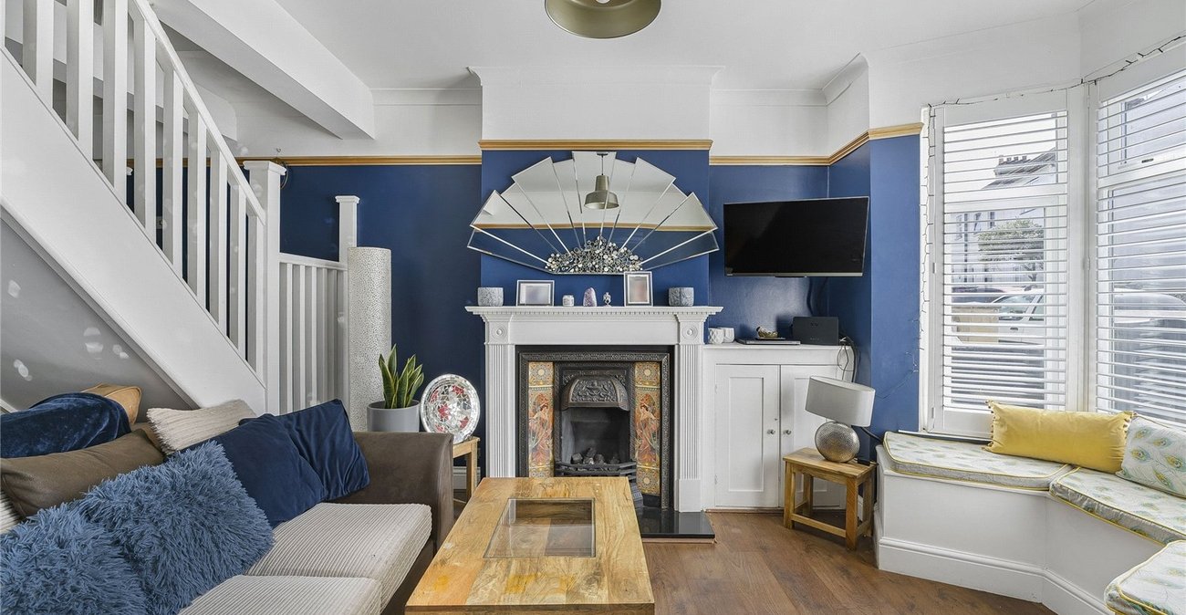 2 bedroom house for sale in Swanscombe | Robinson Jackson